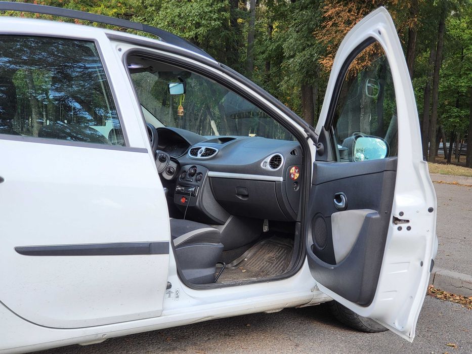 Продам Renault Clio 1.2 2012 ПО ТП