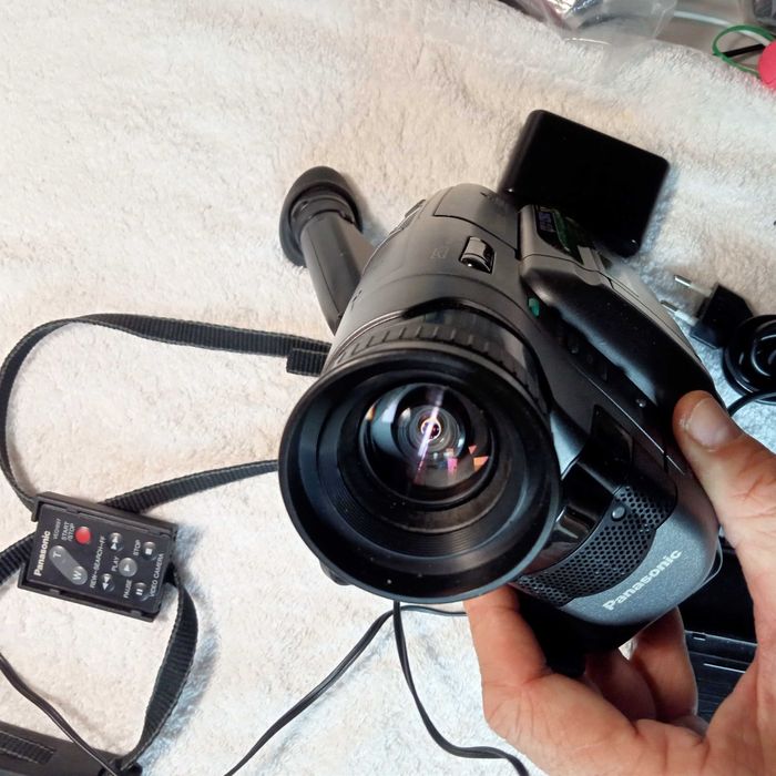 Видеокамера Panasonic VX33