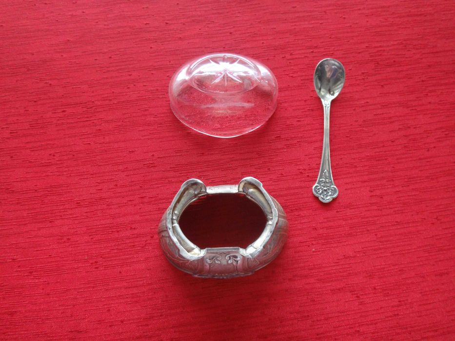 Srebrna solniczka z łyżeczką - srebro