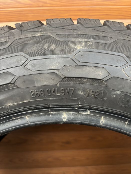 205/65/16C Uniroyal 2 opony zimowe 2021r