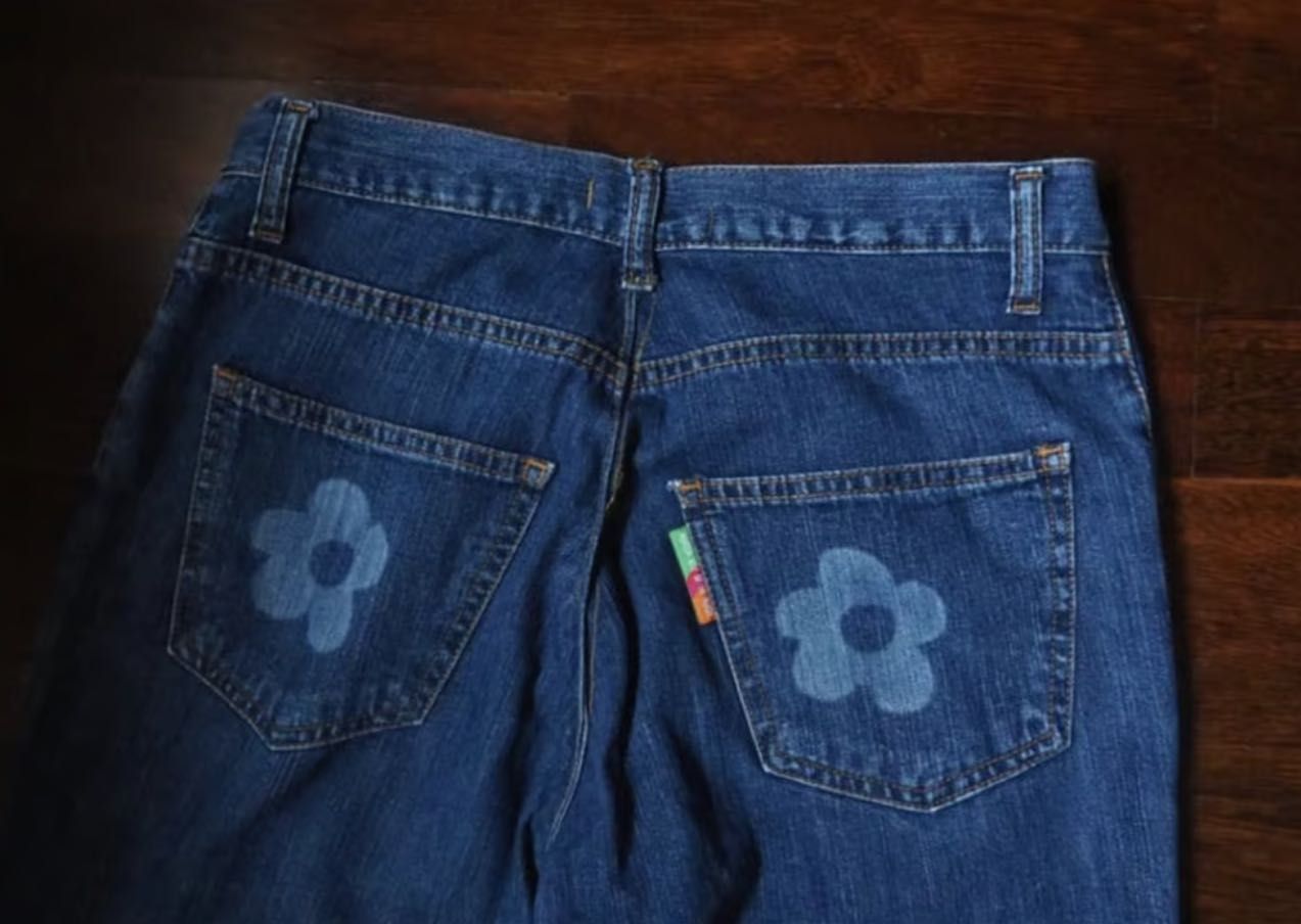 Jeans boca de sino (flare) da marca Agatha Ruiz de La Prada 2000s
