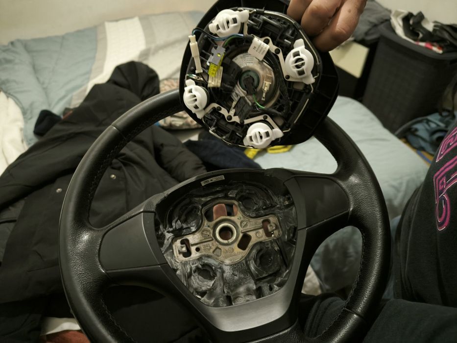 Vendo volante BMW serie 1 em bom estado