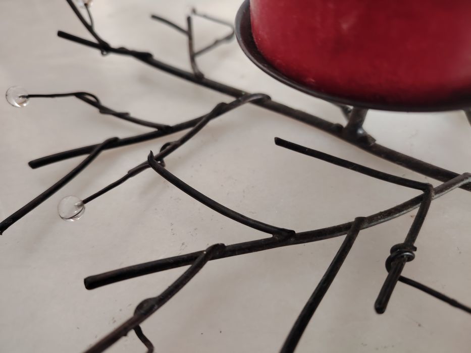 Castiçal em ferro com vela Nova ( frutos bosque)