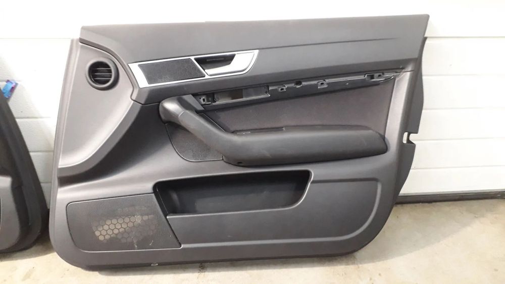 tapicerka boczek drzwi prawy przód A6 C6 2.0 FSI TFSI BPJ