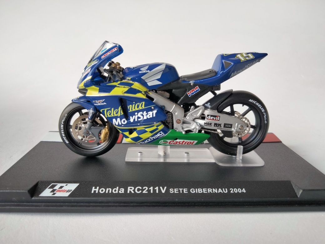 1:24 Honda RC211V #15 - Sete Gibernau (2004)
