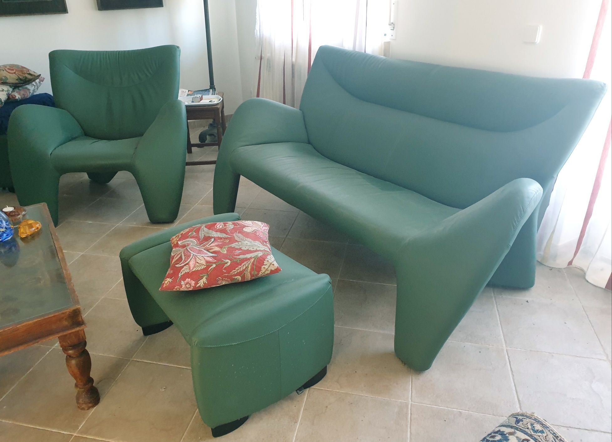Conjunto de sofá,  maple e 2 bancos vintage Leolux em couro