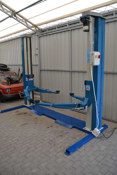 Podnośnik dwukolumnowy Ravaglioli KPN305 rama śrubowy podnosnik 2500kg