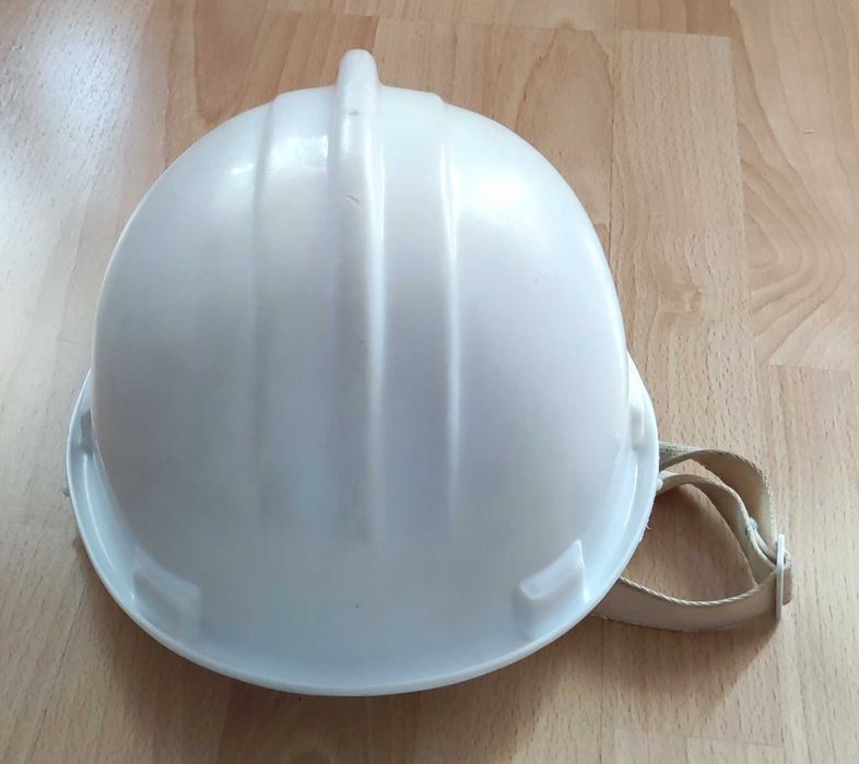 Kask ochronny z paskiem podbródkowym Bratek 2 r. 53-59