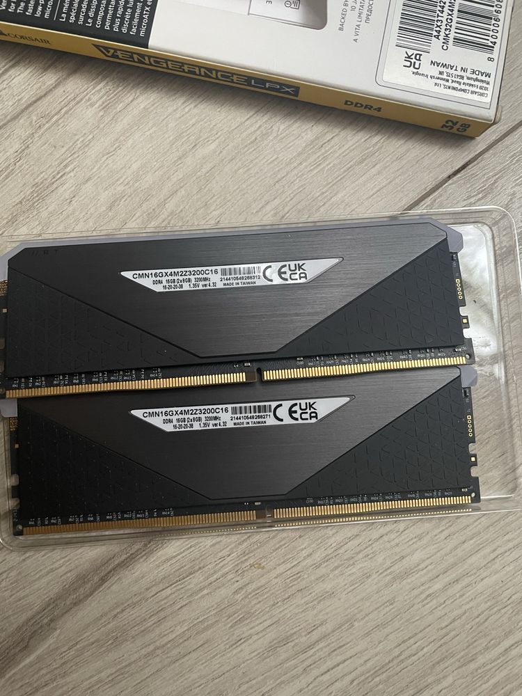 Оперативна память Corsair DDR4 32GB (2/16) 3200MHz