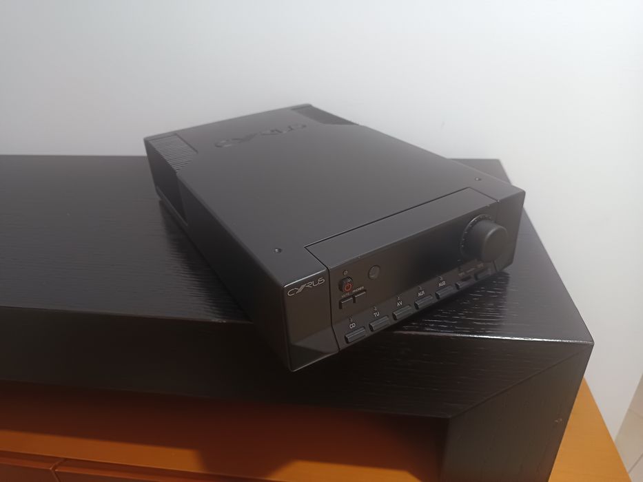 Amplificador stereo Cyrus 5