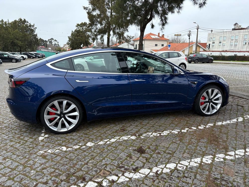Tesla Model 3 Performance