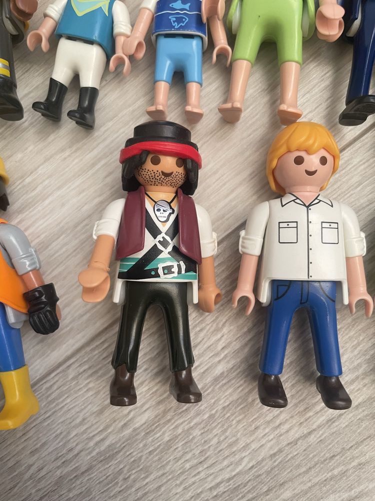 Ludziki playmobil budowlaniec, policjant, pirat