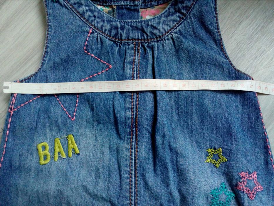 Sukienka jeansowa ze zdobieniami dla dziewczynki 92 cm
