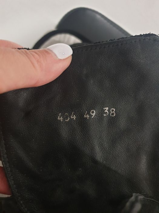 Botas de camurça da marca Emanuelle Vee, usados apenaa 2 vezes