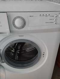 Vendo máquina de lavar roupa quase nova