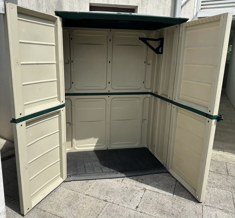 Armário abrigo para exterior / jardim com fecho