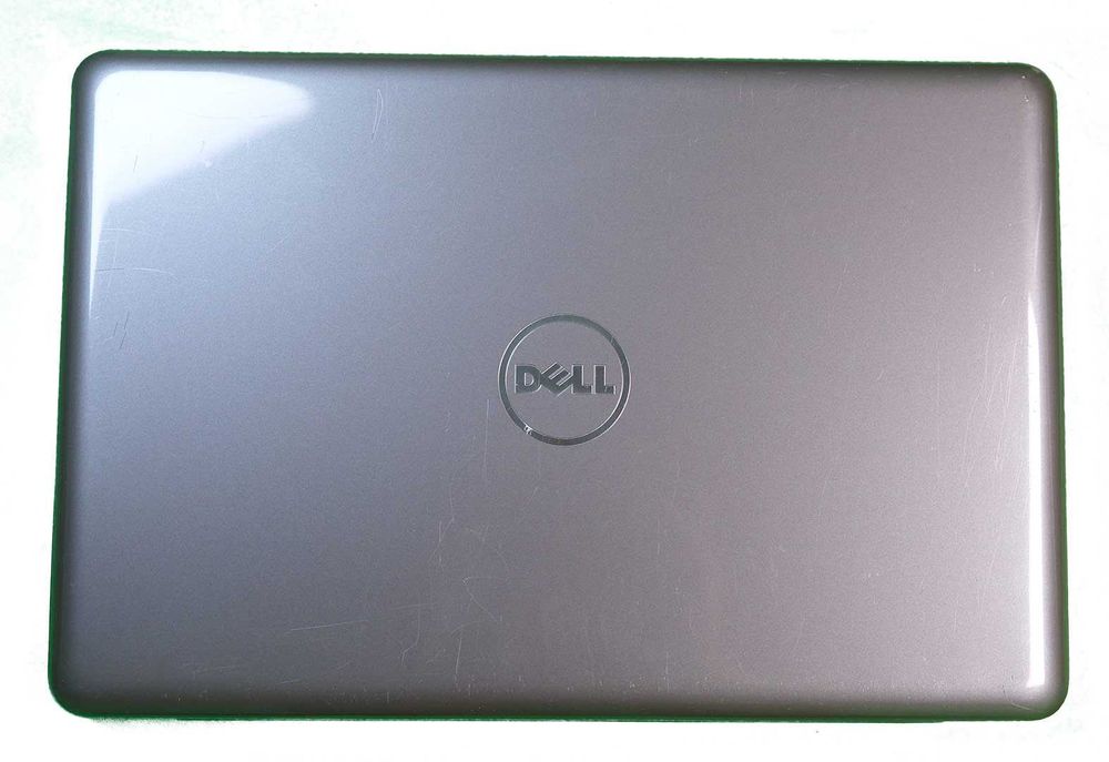 Dell Inspiron 15 z Windows 11 Professional 25H2 - laptop model 5567