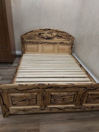 Продаю ліжко з натурального дерева