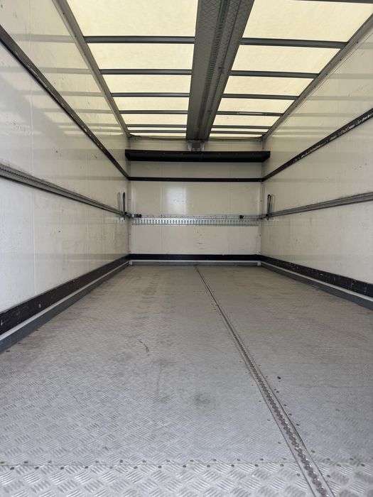 Kontener Iveco Daily Winda Drzwi tylne Izoterma SUPER STAN