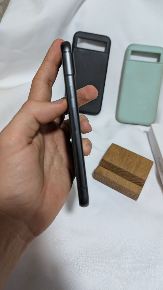 Pixel 8a ідеал soft unlock 128 gb коробка та 3 чохли