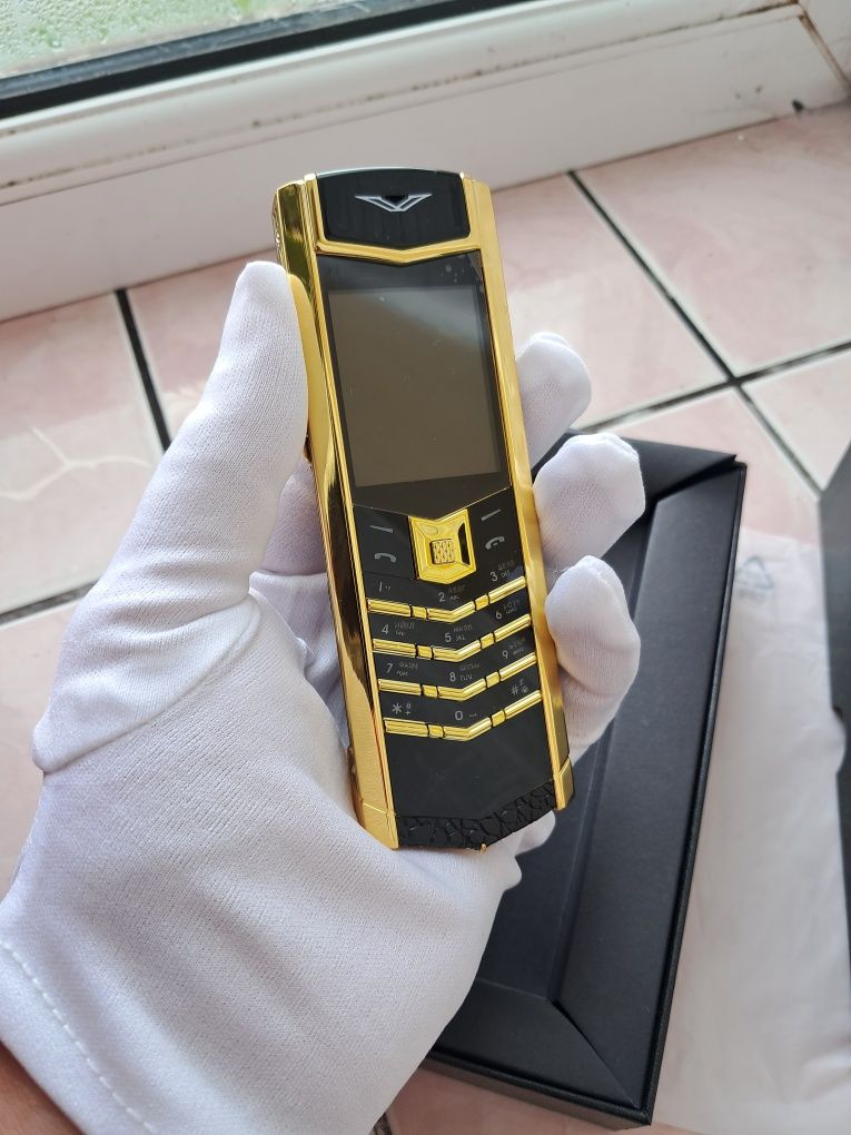 Мобильный кнопочный телефон vertu на 2 sim новый