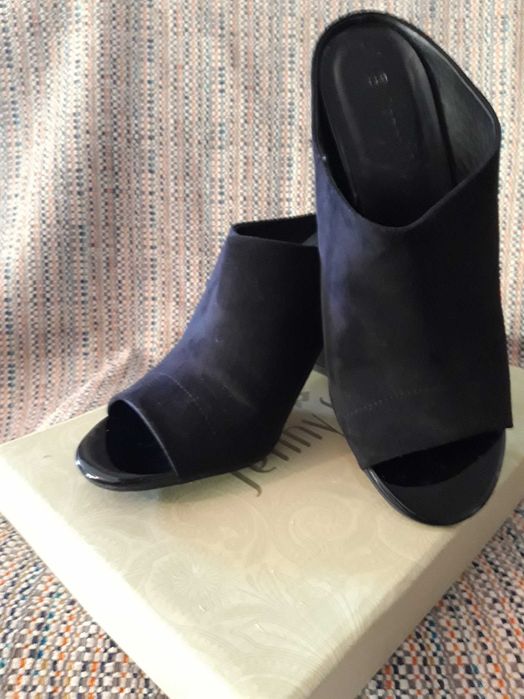 Klapki czarne zamszowe