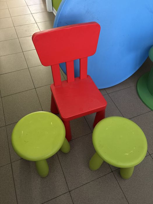 Mesa Ikea Mammut + 1 cadeira + 2 Bancos