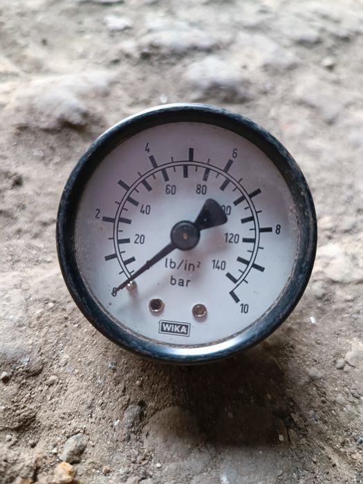 Продам манометр новий