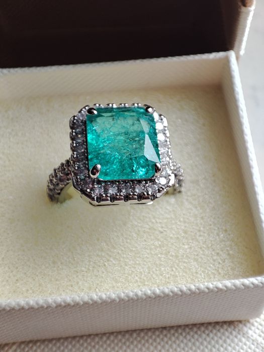 Nowy srebrny pierścionek z turmalinem