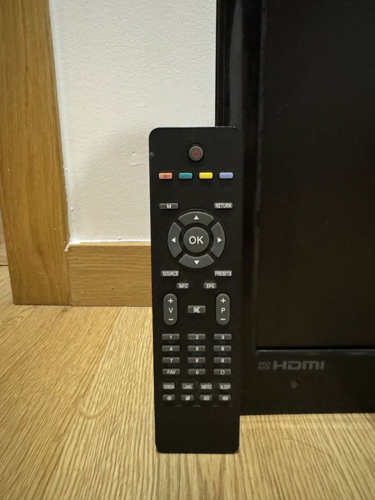 Tv 22” com comando e suporte parede