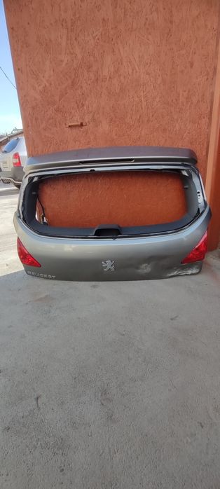 Продам задню ляду Пежо 3008 , 2011р.