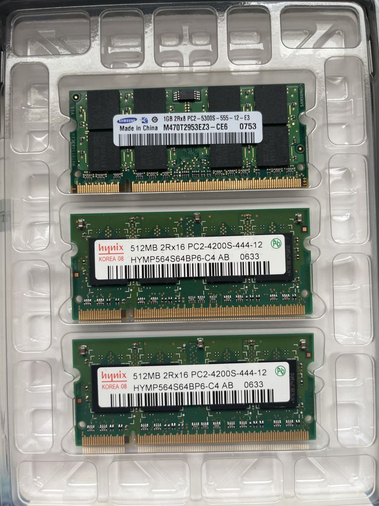 RAM 6x2GB, 5x1GB, 2x512MB
