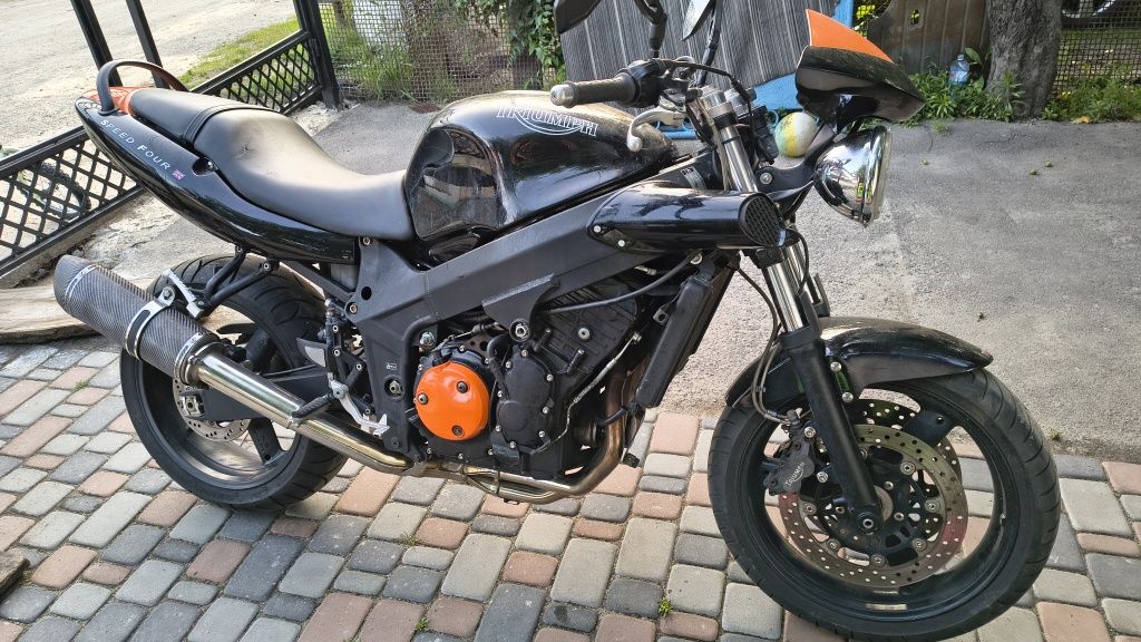 Продам мотоцикл. Triumph speed triple four