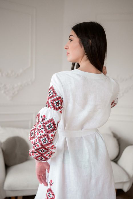 Жіноча сукня міді вишиванка «Мозаїка», білий льон 100%