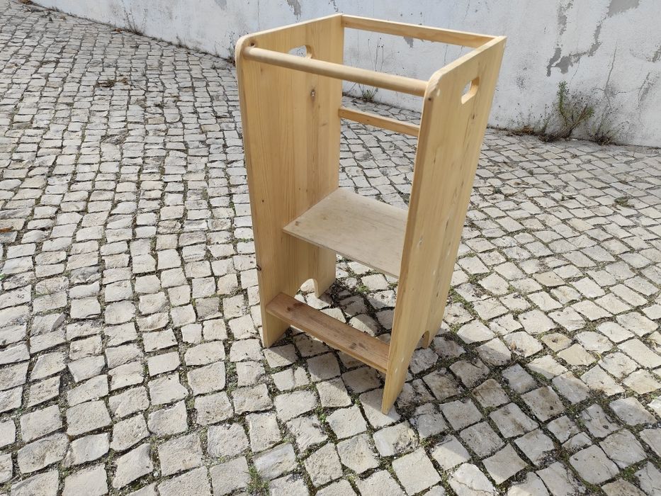 Torre de aprendizagem em madeira