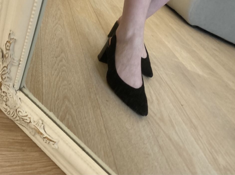 buty na słupku czarne