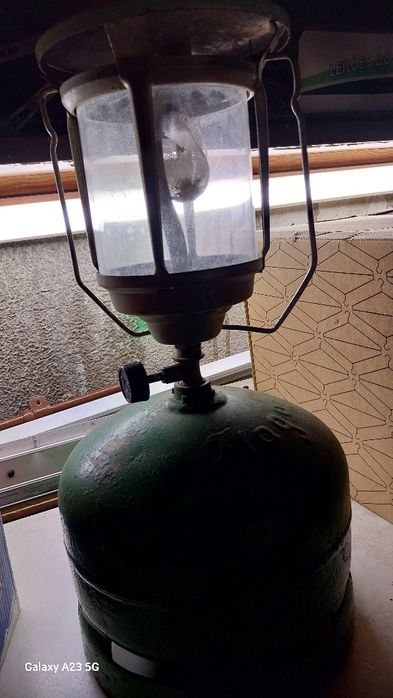 Petromax  a funcionar,  como vê  na foto