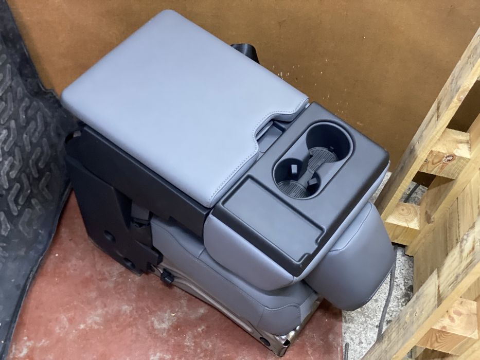 Крісло сидіння складне розкладне нове шкіра сиденье