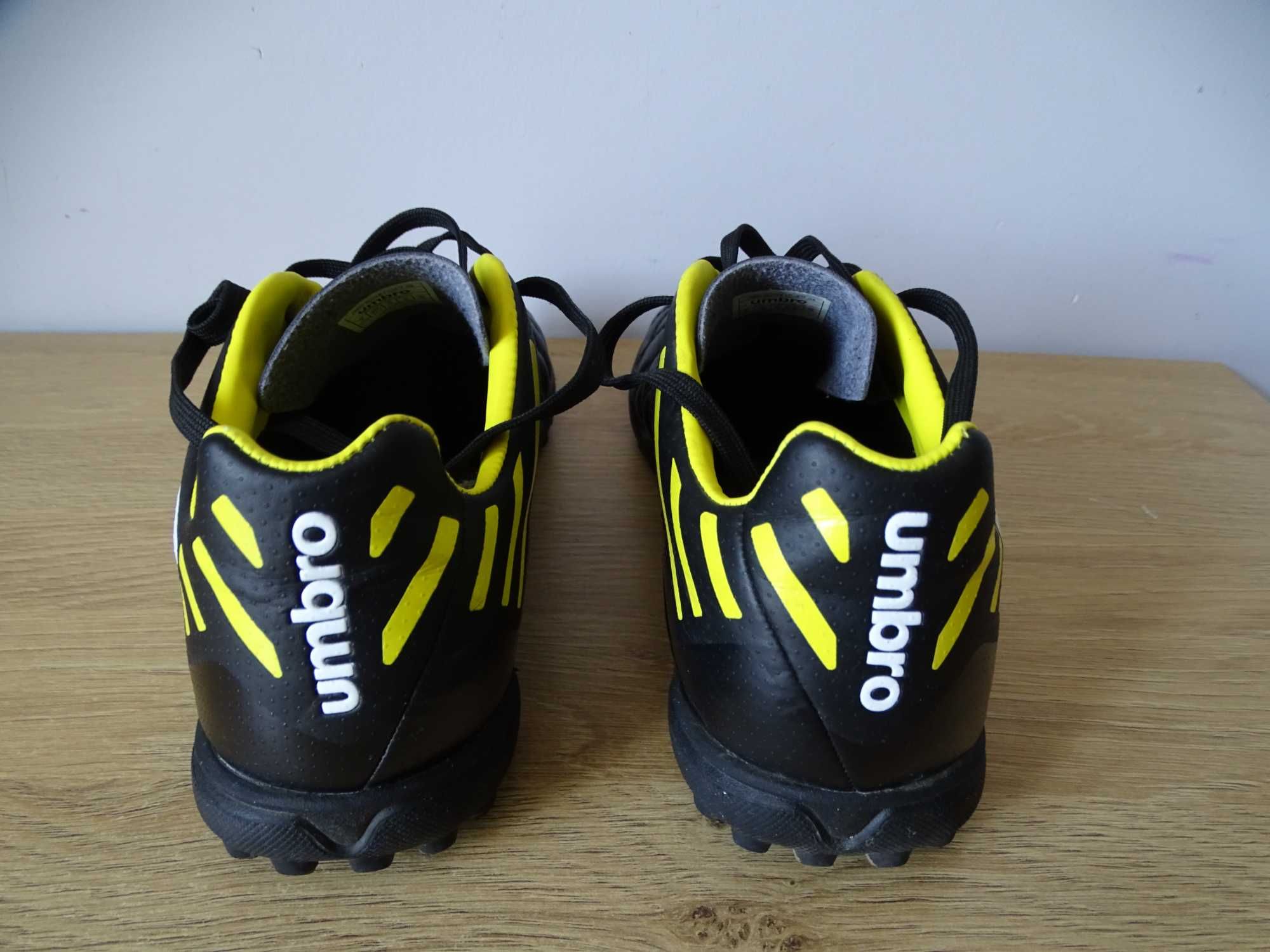 Buty turfy Umbro 36