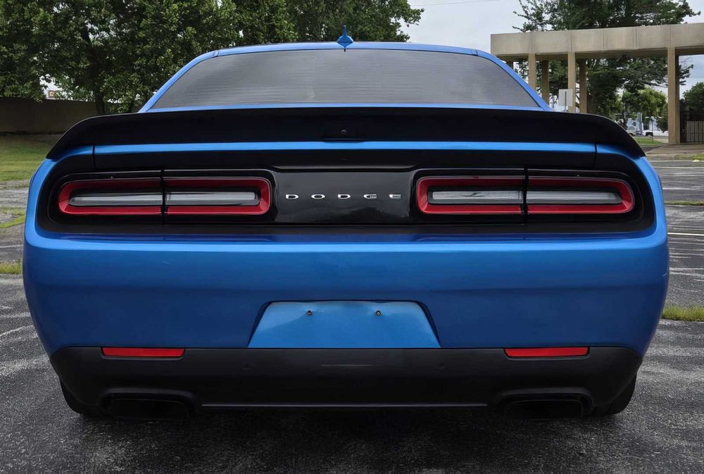 Dodge Challenger      2019