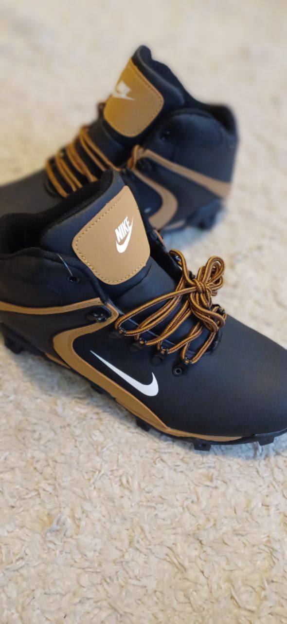 Nowe , zimowe buty męskie zapytaj o rozmiar .