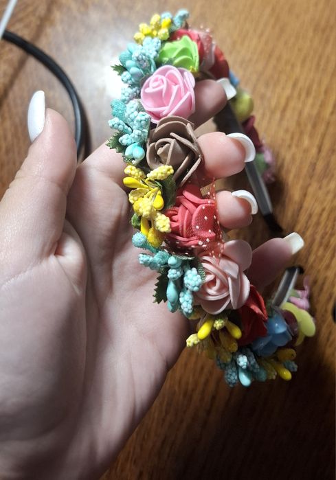 Віддам дешево ! Обруч з трояндами ручної роботи