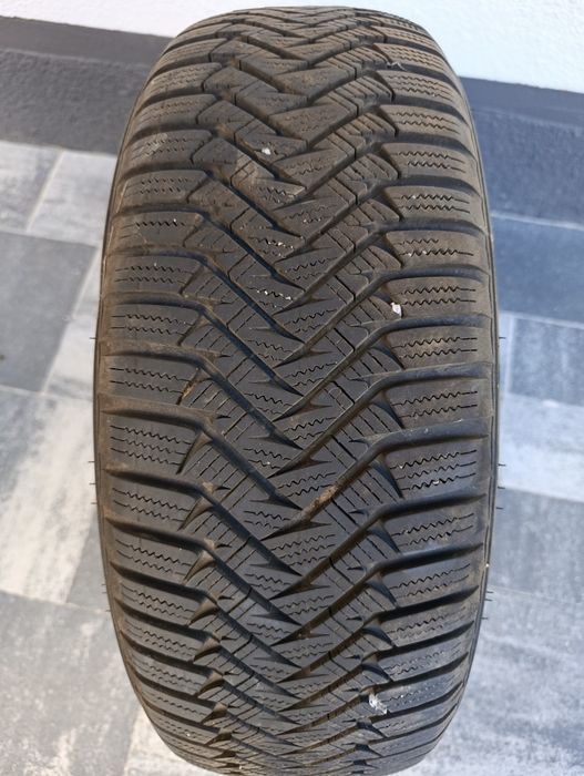 Продам шини зимові 16
