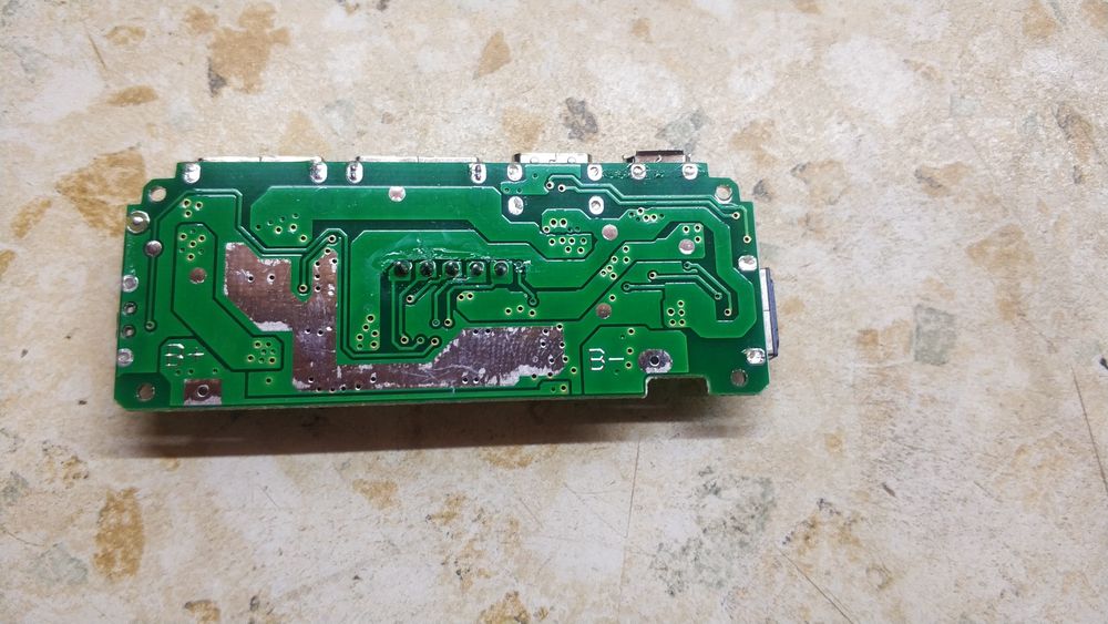 Плата PowerBank с LCD дисплеєм, USB 5V 2.4A Micro/Type-C/Lightning