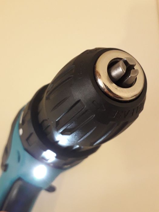 Aparafusadora com bateria Nova