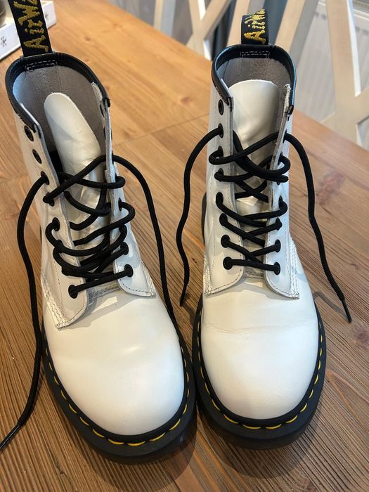 Martensy białe rozm. 39 (Dr. Martens) używane