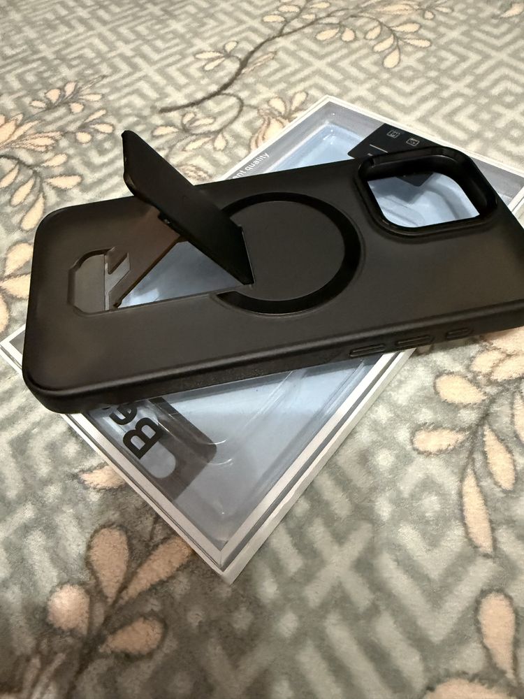 Чехол IPhone 16 Pro Max с подставкой