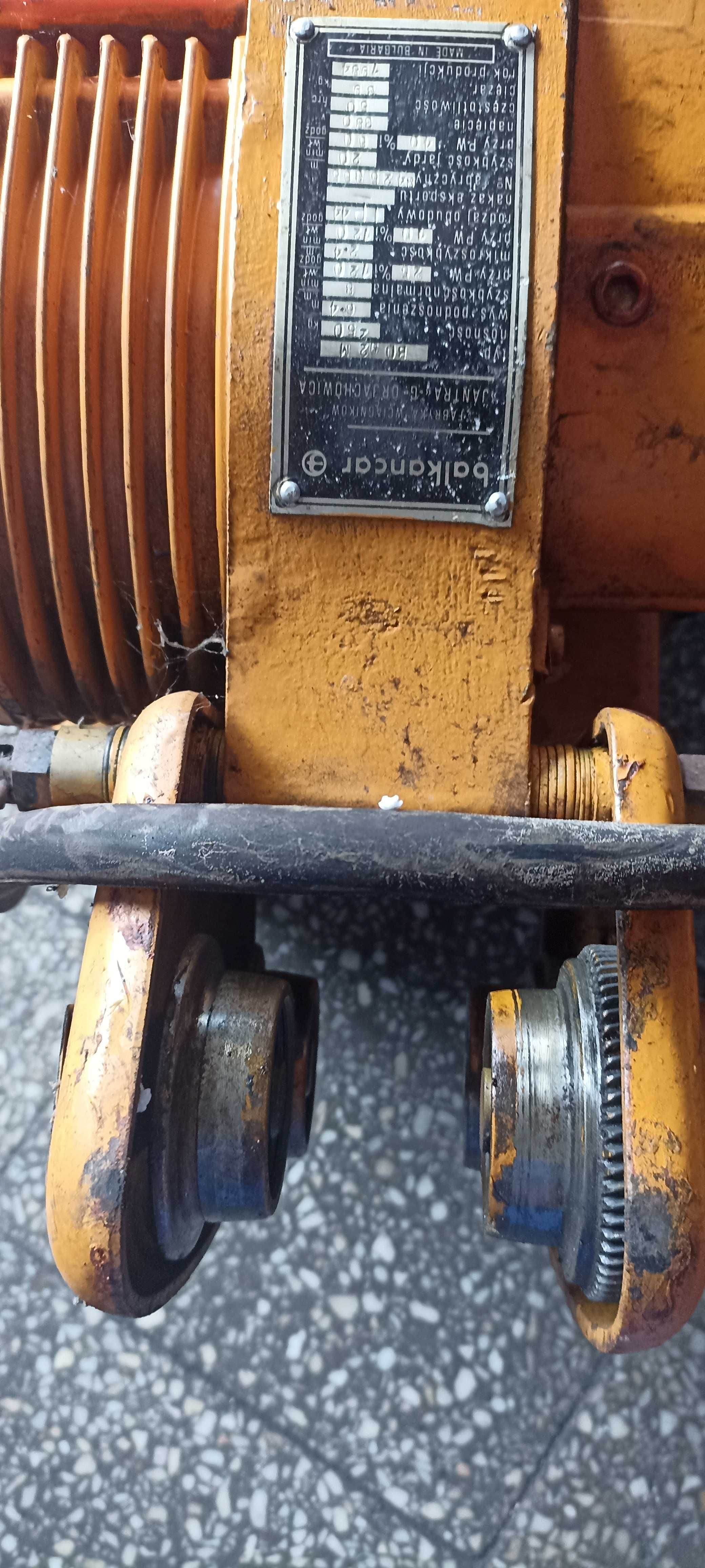 Wciągarka elektryczna BALCANCAR 250kg z pilotem, suwnica
