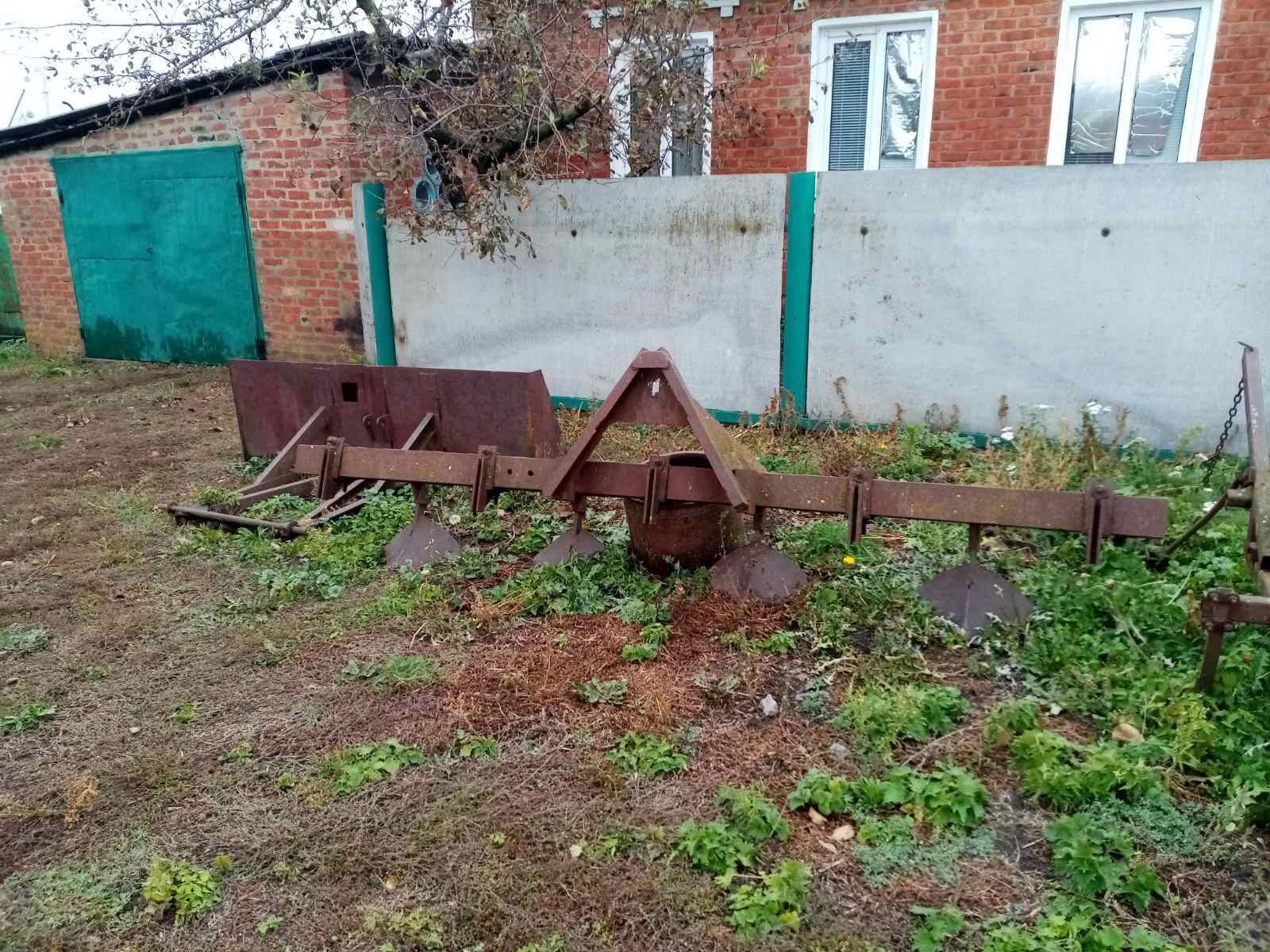 Трактор ЮМЗ з навісним