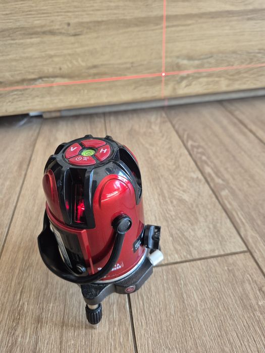 Laser krzyżowy Deko 4V1H 5 linii 6 punktów